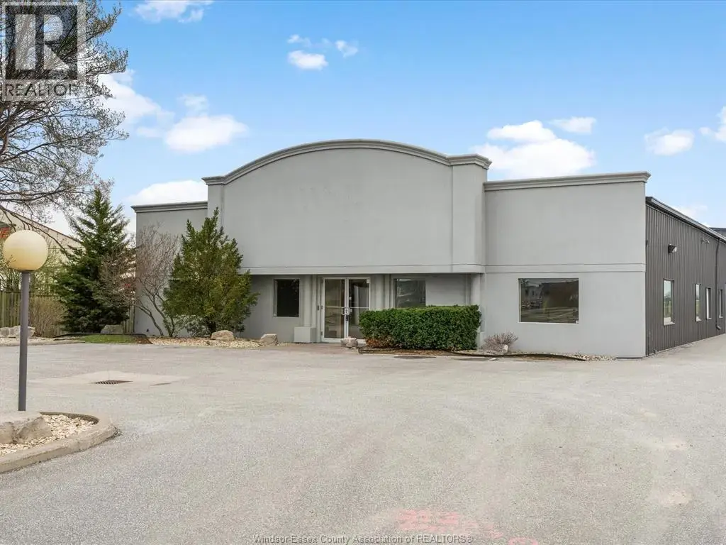 11865 County Rd 42, Tecumseh